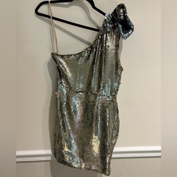 Anthropologie Maeve Sequin One-Shoulder Bow Mini Dress NWT size 8P 8 petite - Picture 9 of 9